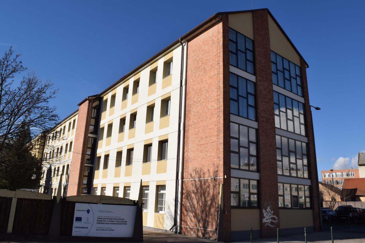 Marothi Kollegium Hostel Debrecen Exterior photo